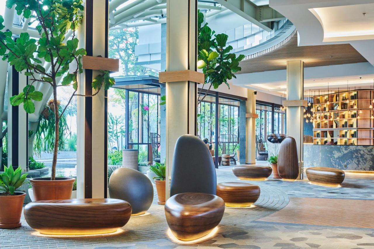植物保护区酒店 普卡 外观 照片 The lobby of the hotel