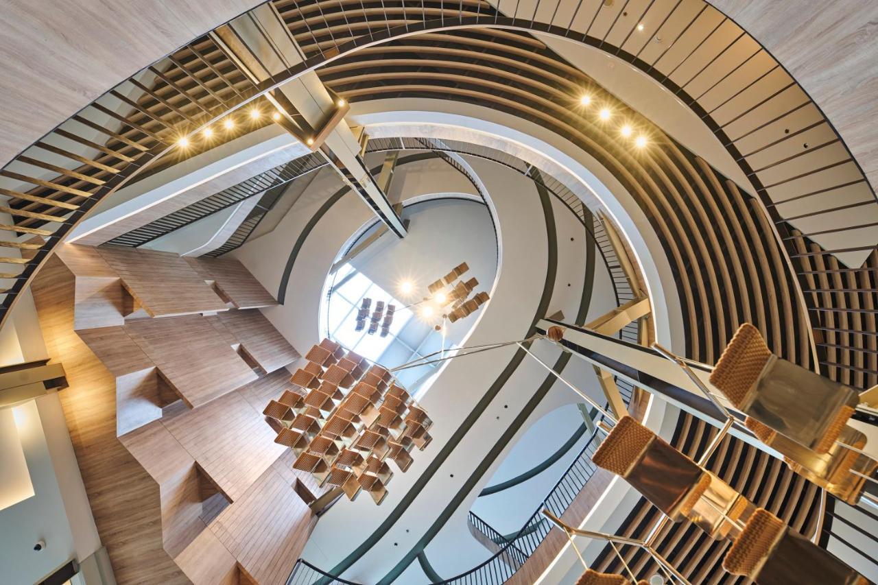 植物保护区酒店 普卡 外观 照片 The staircase