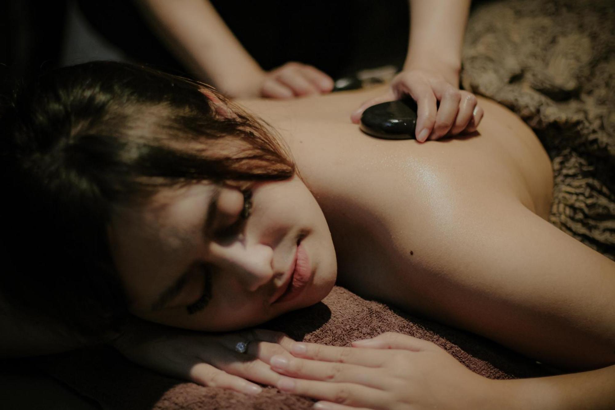 植物保护区酒店 普卡 外观 照片 Hot stone massage